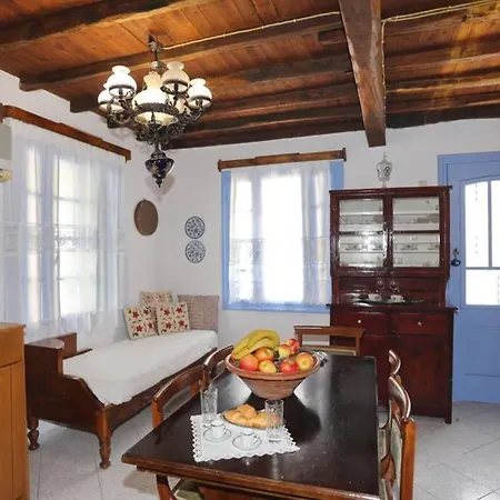 Alexandras Traditional House In Centre Hébergement de vacances *