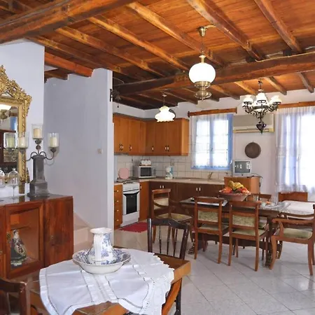 Holiday home Alexandras Traditional House In Centre Skopelos Town